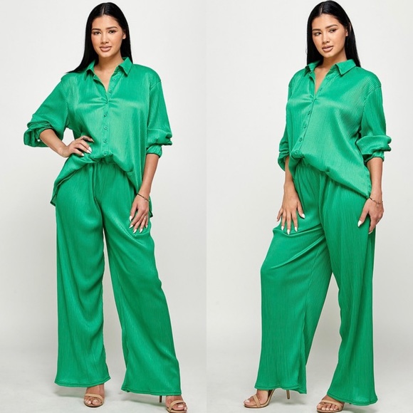 🆕Kelly green satin polyester pleated set - Picture 6 of 6